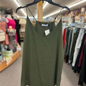 Evera B ladies large green sleeve less top